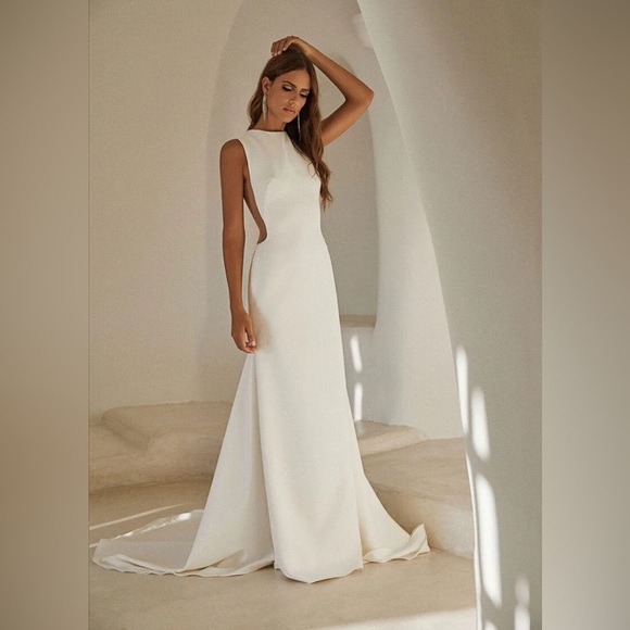 Sarah Seven Dresses & Skirts - Sarah Seven Cassiopeia Wedding Dress - Size 2/4, no body alterations!
